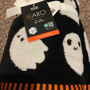 CARO Home Ghost 2 Hand Towels 18” x 28”- Black and White NWT